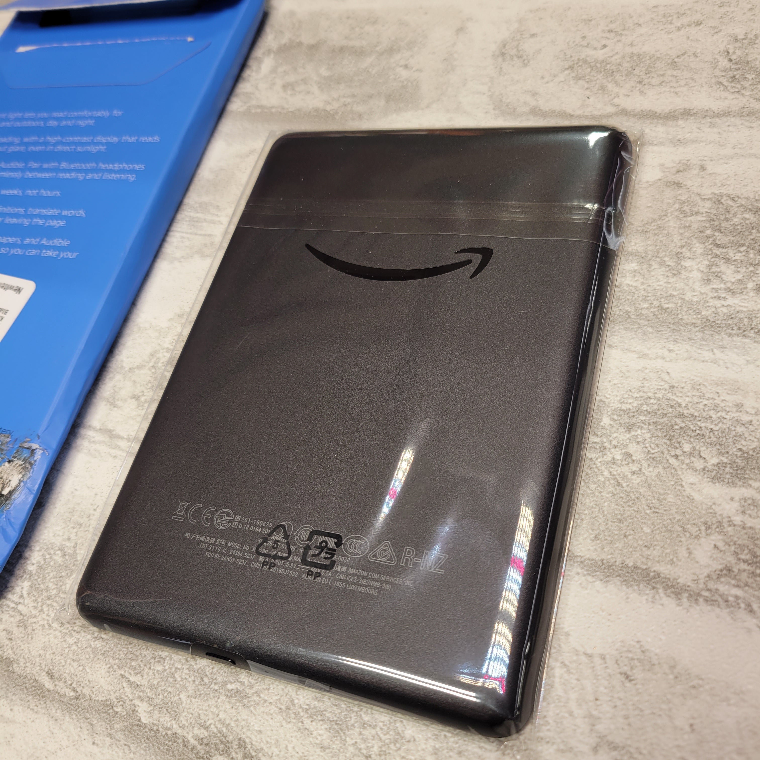 Kindle - Now with a Built-in Front Light - Black - *READ DESCRIPTION* (7656408154350)